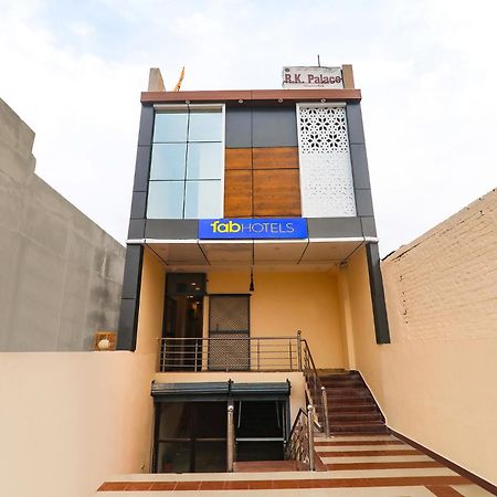 Fabhotel Rk Palace Ayodhya ภายนอก รูปภาพ