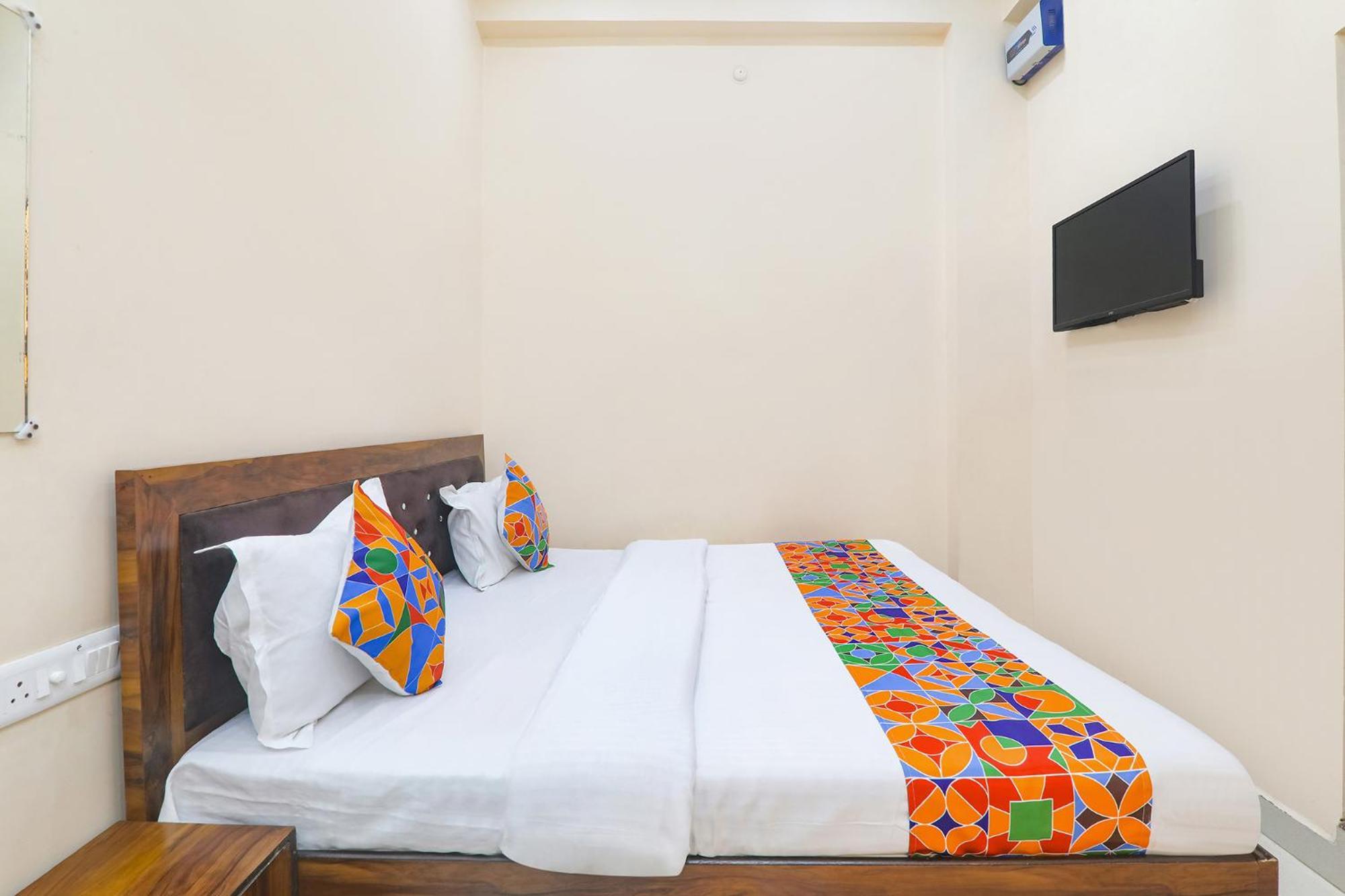 Fabhotel Rk Palace Ayodhya ภายนอก รูปภาพ