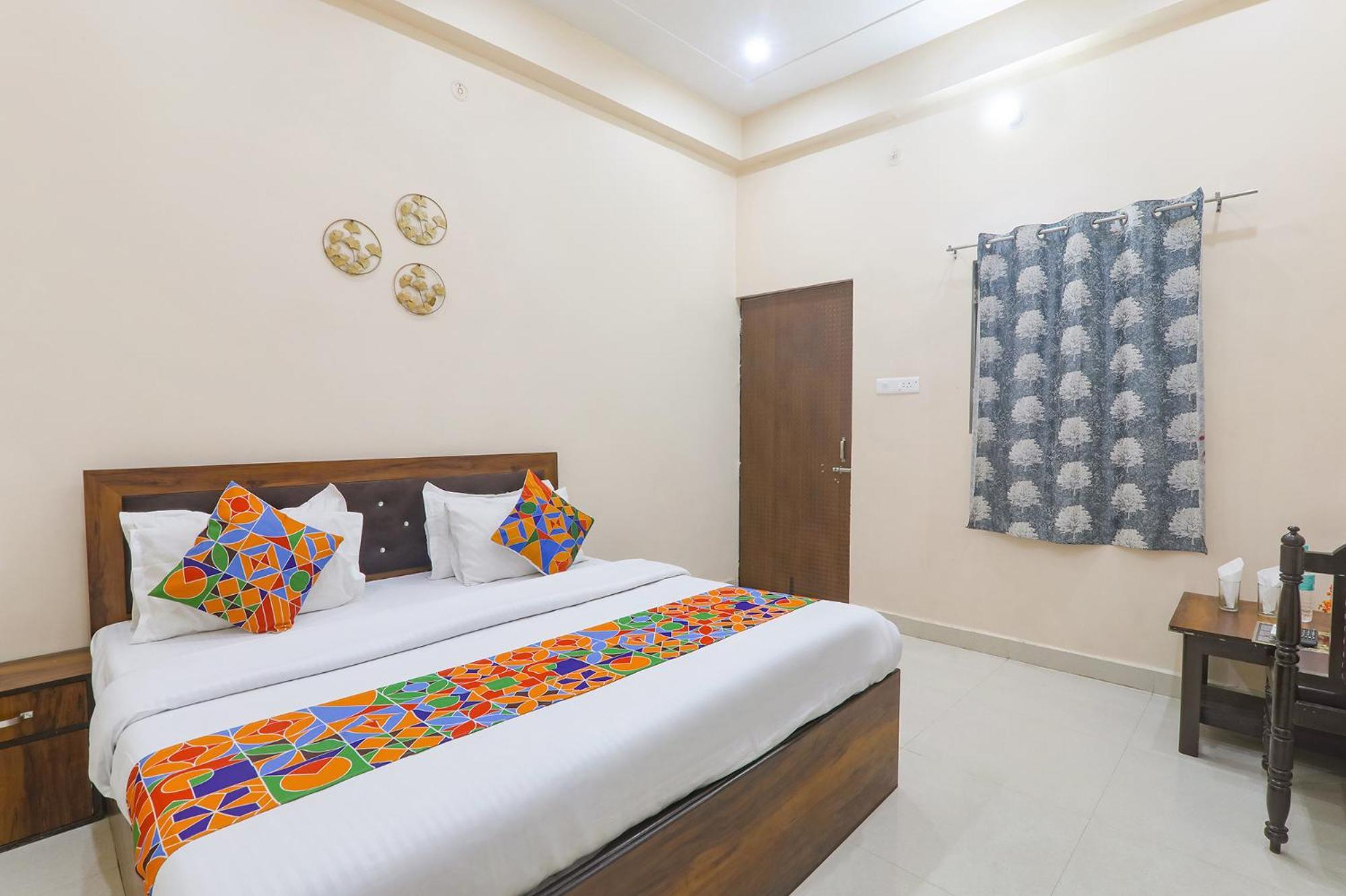 Fabhotel Rk Palace Ayodhya ภายนอก รูปภาพ