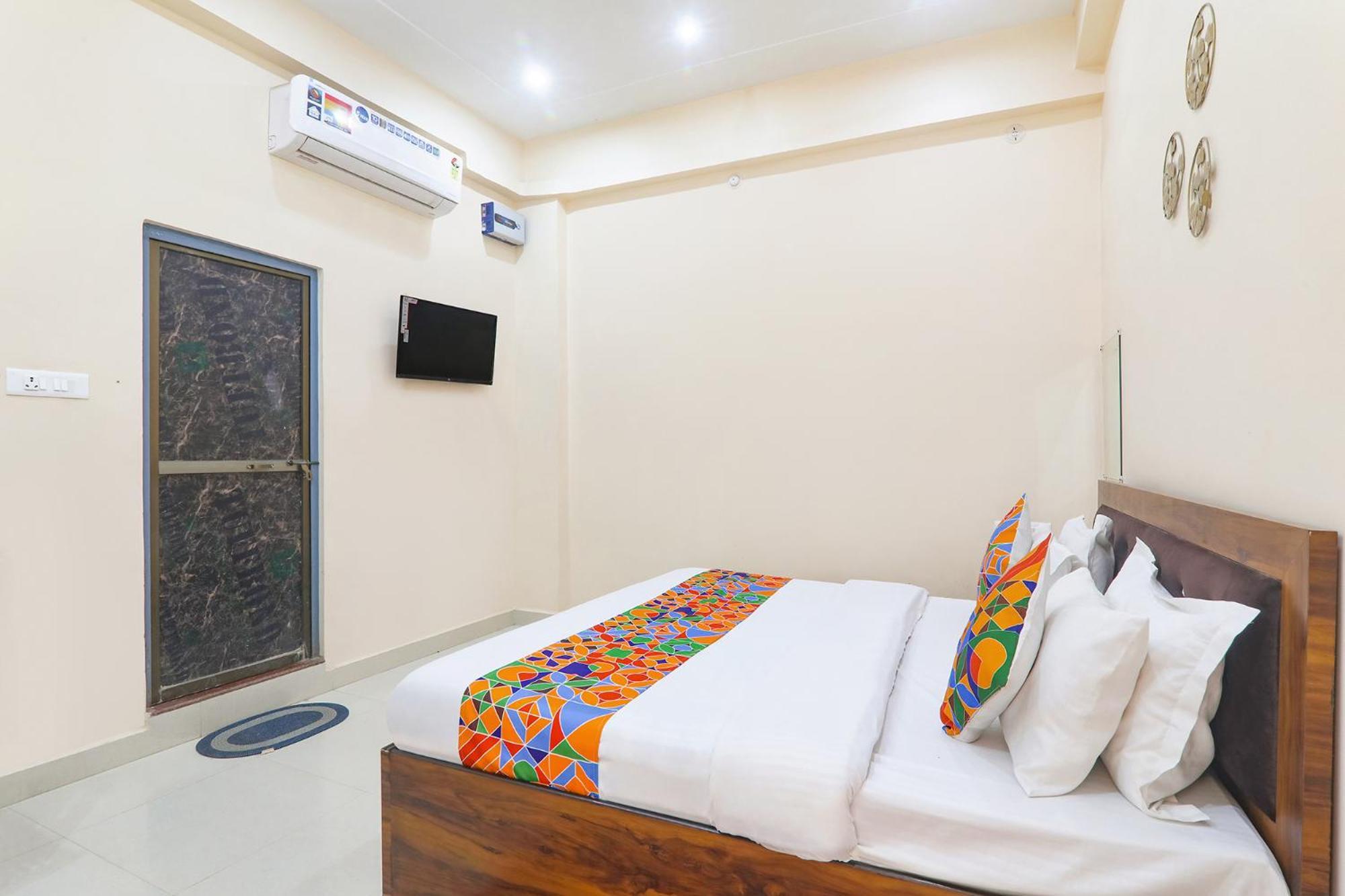 Fabhotel Rk Palace Ayodhya ภายนอก รูปภาพ