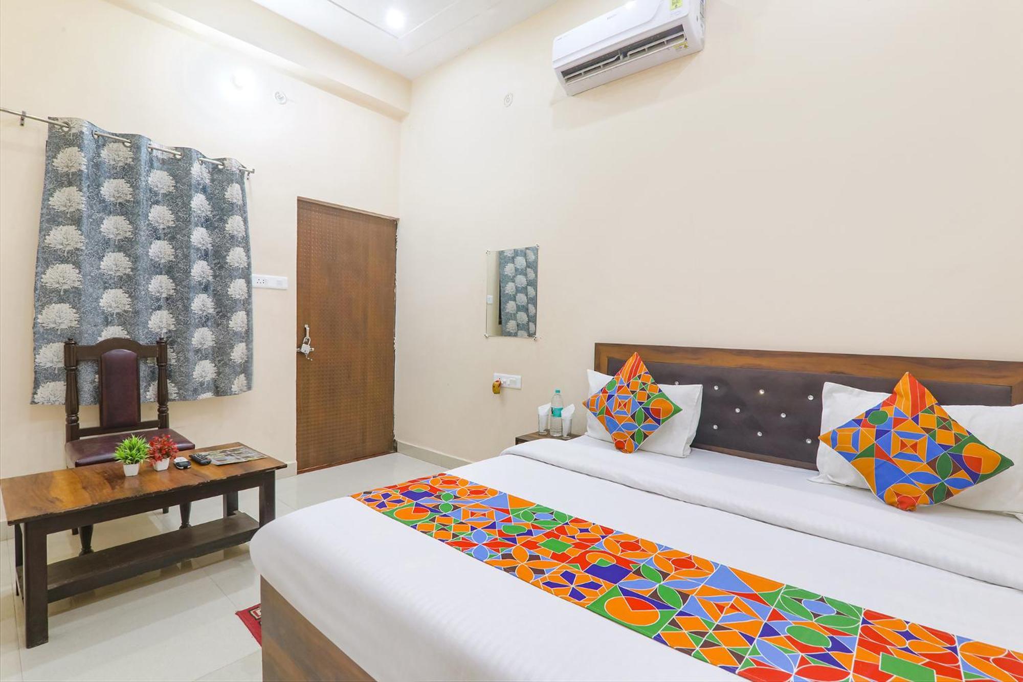 Fabhotel Rk Palace Ayodhya ภายนอก รูปภาพ